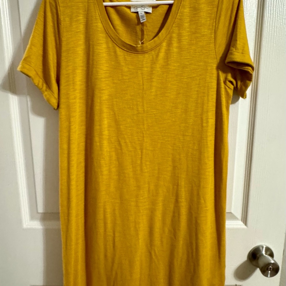 Jessica Simpson Mustard Short Sleeve Tee